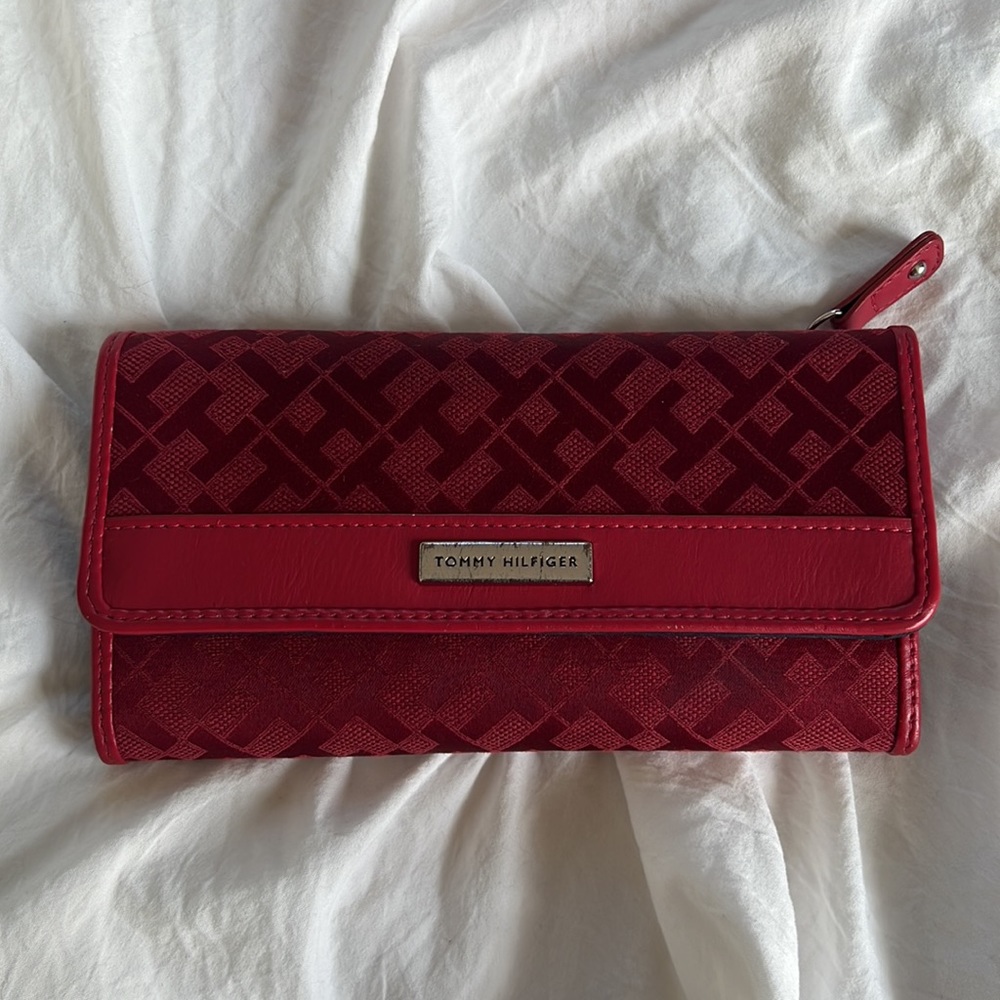 Tommy Hilfiger Signature Flap Wallet
